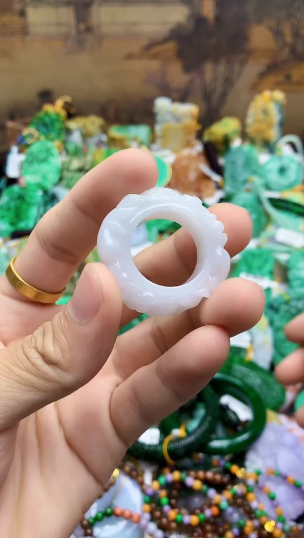 颈饰未镶嵌翡翠天然A货翡翠