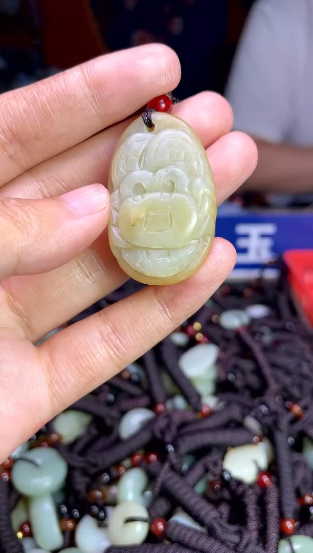 未镶嵌和田玉挂件1