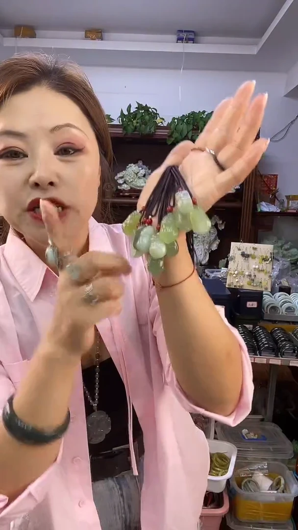 未镶嵌蛇纹石玉貔裘多样性发货其中之一