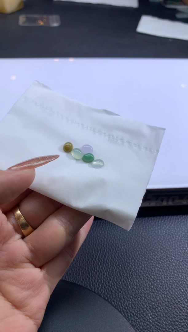 【闪购商品】定制翡翠未镶嵌翡翠