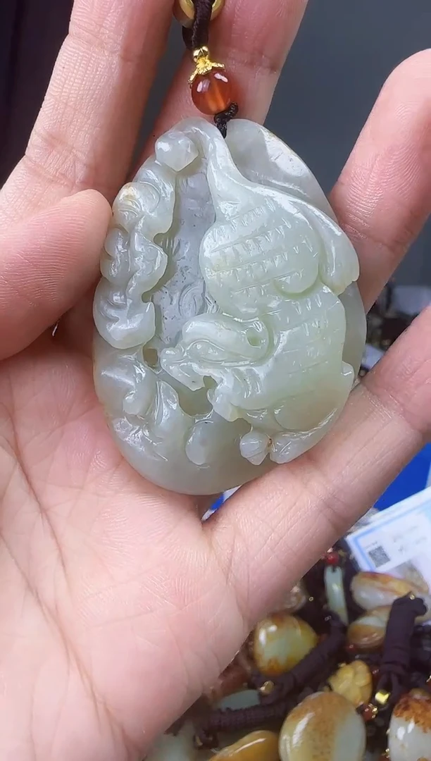 和田玉未镶嵌颈饰1