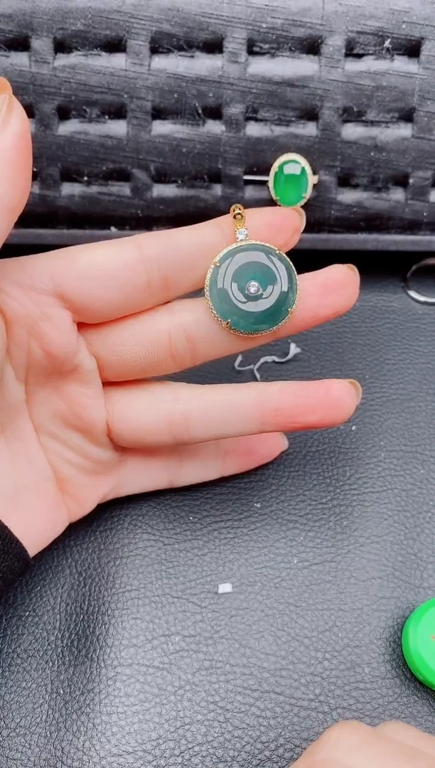 【闪购商品】翡翠颈饰银S925镶嵌天然a货翡翠818