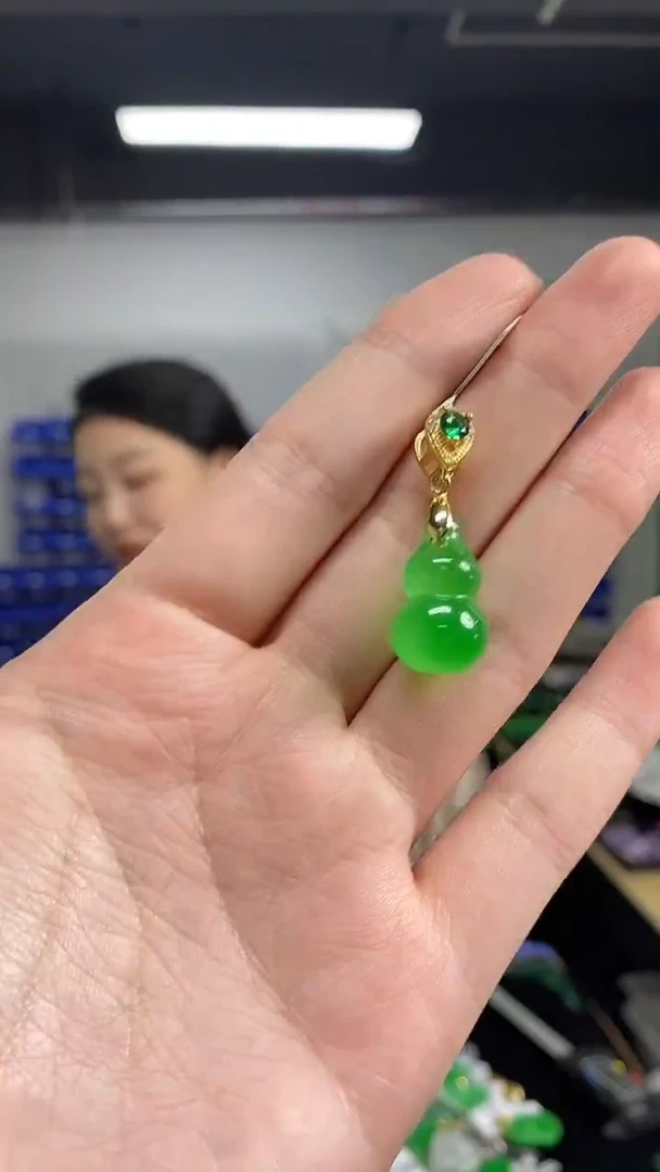 颈饰未镶嵌翡翠多样性发其一颜色微差