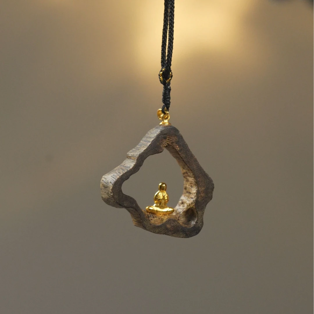 沉香吊坠沉香全沉水心中有佛6.85g