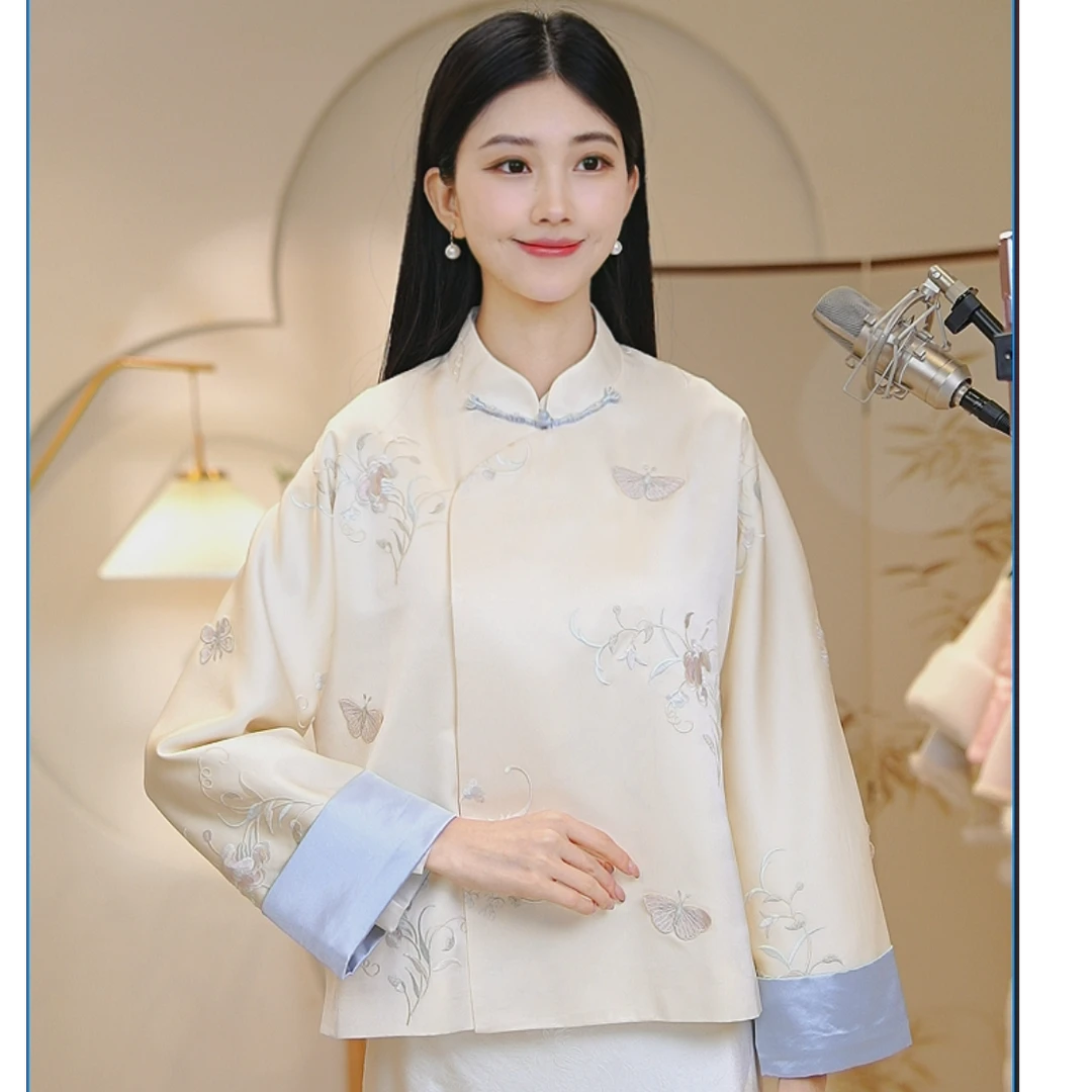 山有色2025气质原创新款新中式刺绣立体蝴蝶绣花宽松盘扣外套8342