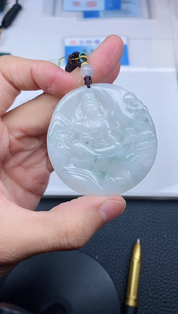颈饰未镶嵌翡翠