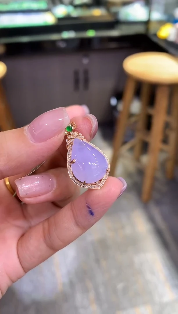 【闪购商品】翡翠吊坠(不含链)18K金镶嵌水滴