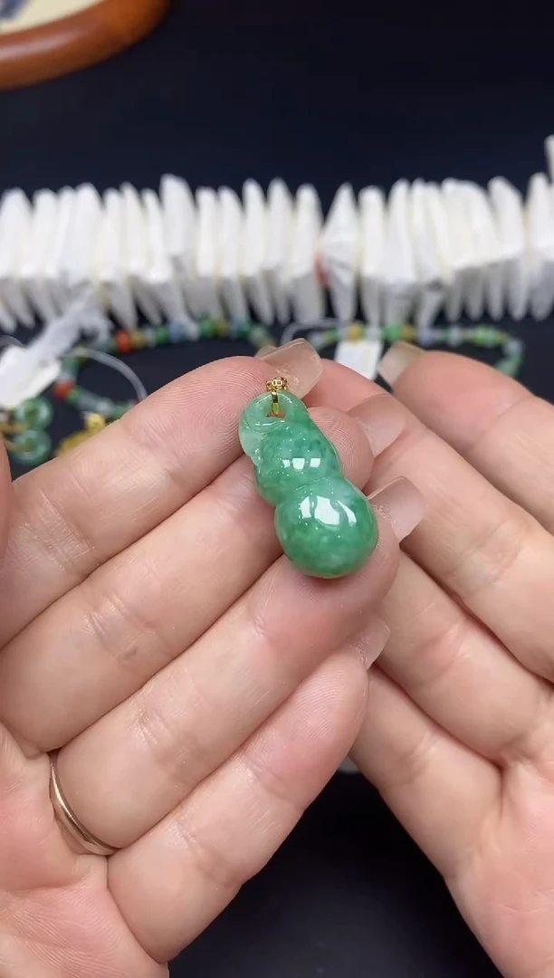 吊坠(不含链)18K金镶嵌翡翠葫芦18K金扣镶嵌@@5950