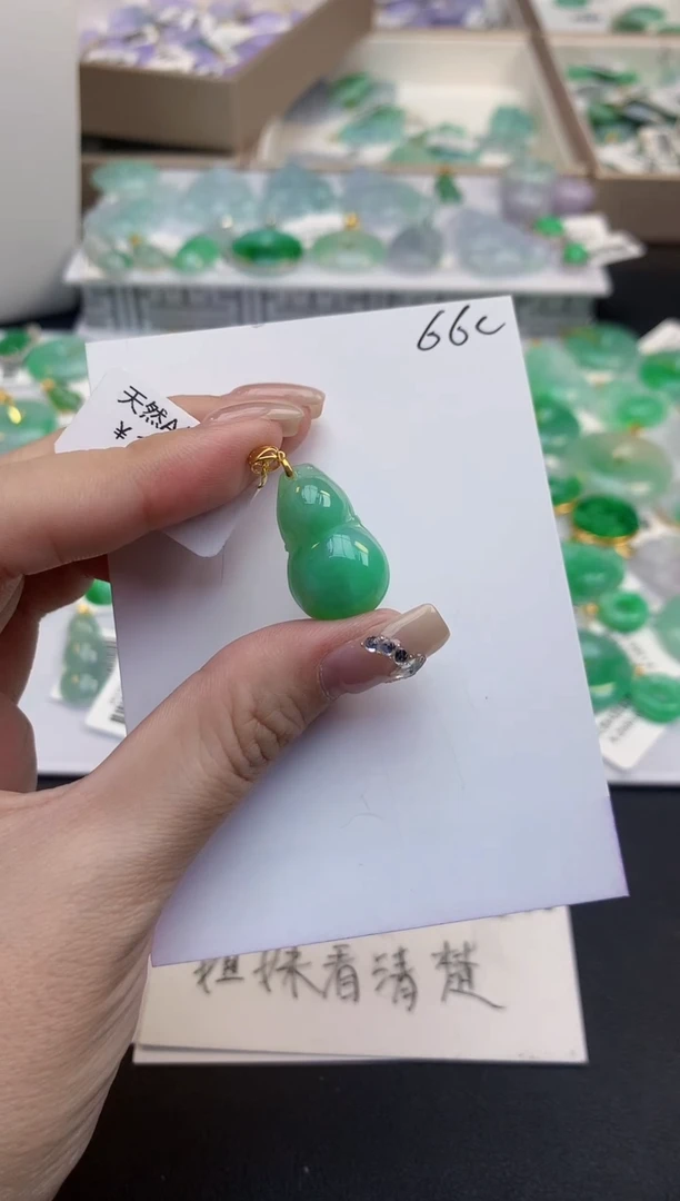 颈饰18K金镶嵌翡翠111111