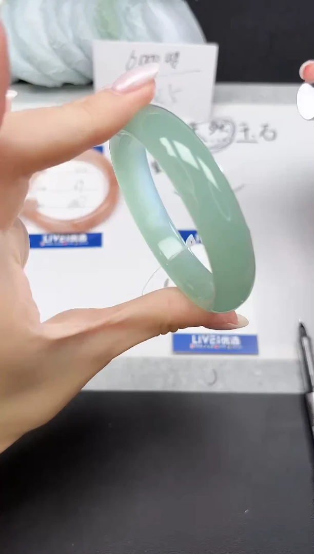 未镶嵌手镯石英质玉113-6061