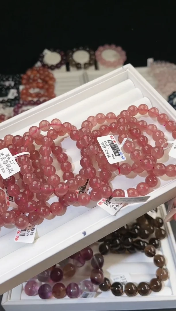 【闪购商品】水晶手链未镶嵌多样性发一草莓晶10mm