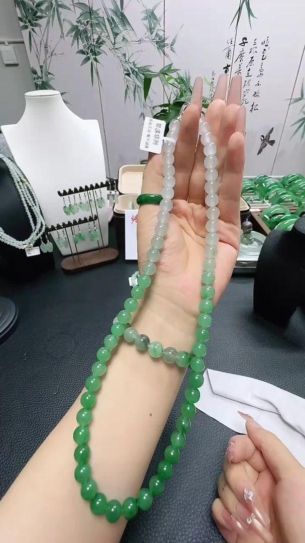 石英质玉（非洲翠）1未镶嵌?****?/8440