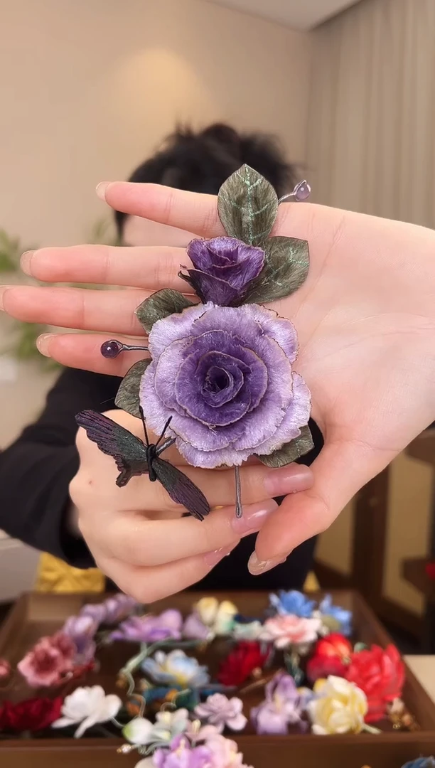 刺绣深紫色玫瑰花边夹
