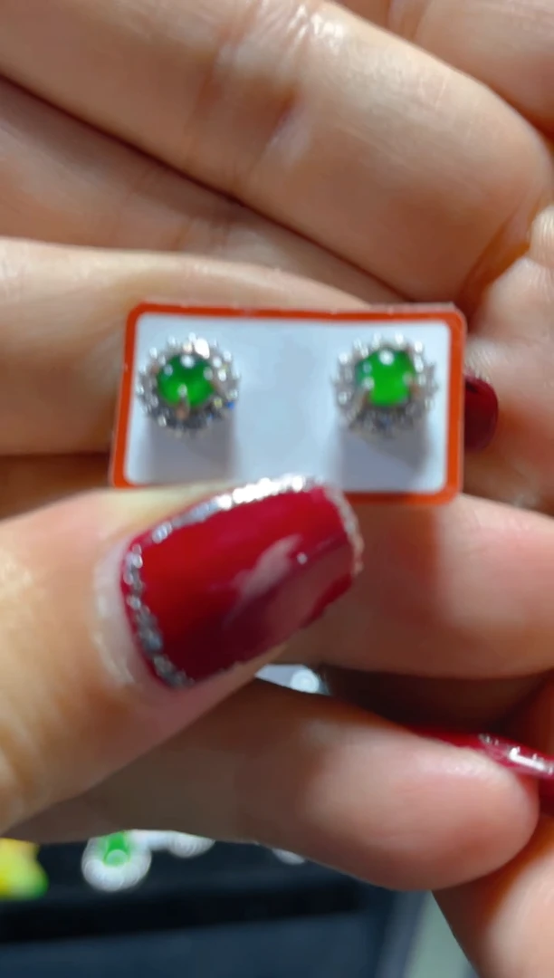 【闪购商品】翡翠耳饰未镶嵌天然A货翡翠 假一赔四