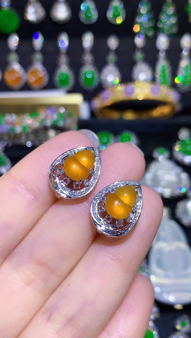翡翠18K金镶嵌耳饰高冰黄翡葫芦耳包