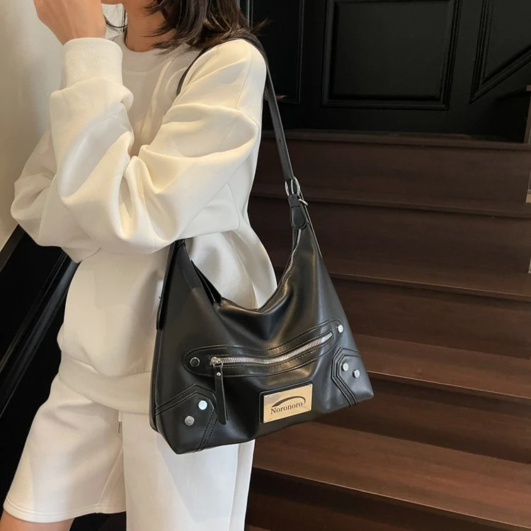 2025早春款小众百搭机车风大容量托特包可单肩腋下斜挎背通勤女包