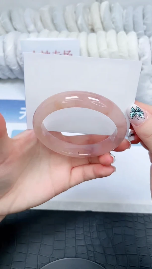 【闪购商品】石英质玉手镯未镶嵌30-60.1