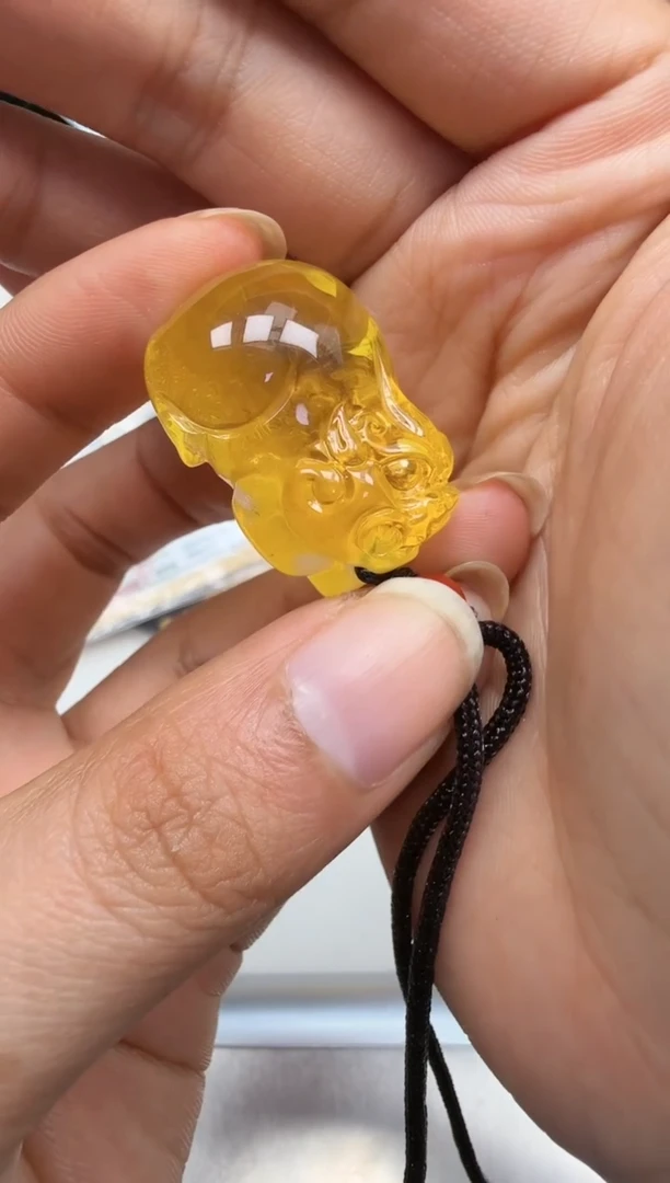 裸石琥珀未镶嵌如图