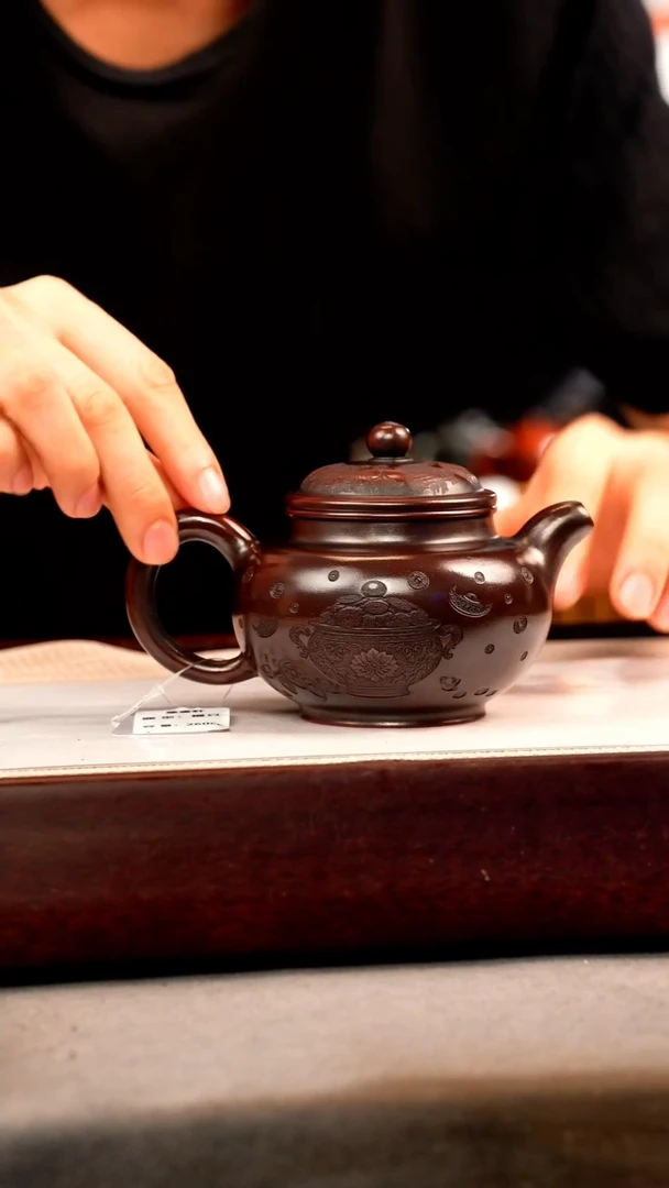 茶壶紫砂古乌泥 掇只 麒麟