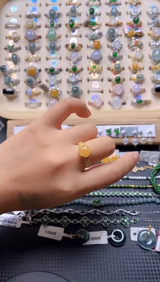 翡翠戒指银S925镶嵌天然A货翡翠戒指