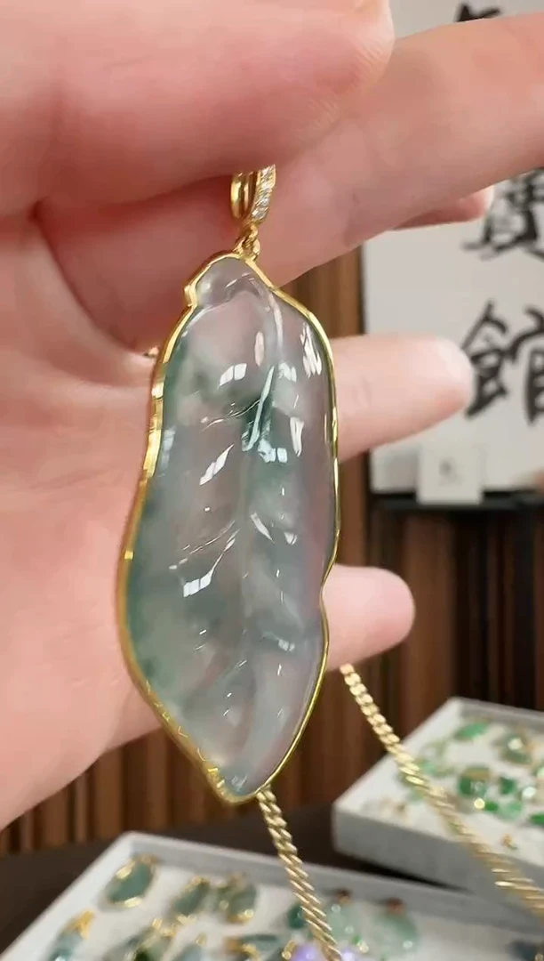 吊坠(不含链)18K金镶嵌翡翠吊坠