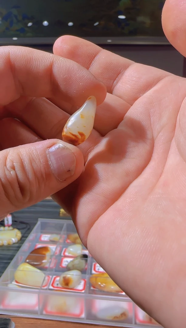 未镶嵌和田玉珠宝奇石和田玉籽原石