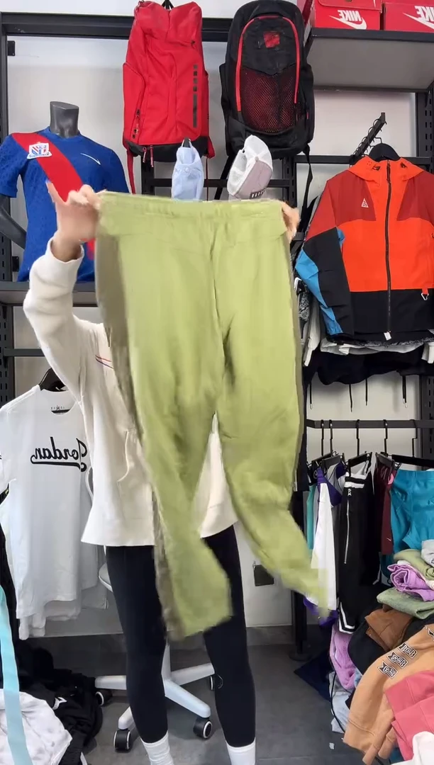 232编码 瑕疵款直播间过款为准 尺码M