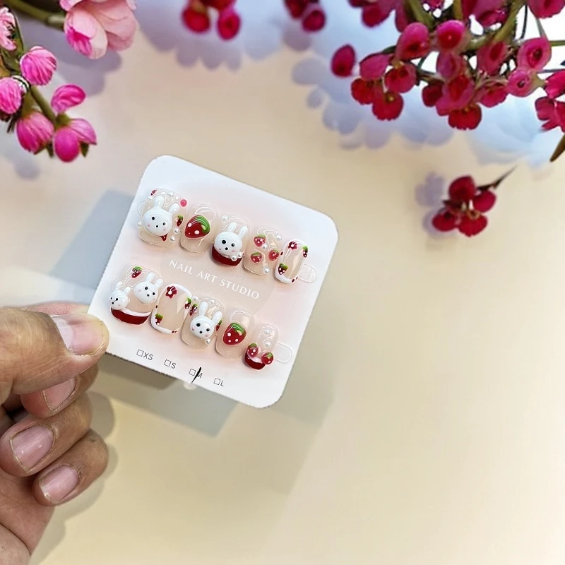 草莓兔~捏~捏~穿戴甲美甲夏季多巴胺可爱卡通纯手工夏季