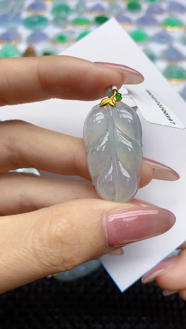 【闪购商品】翡翠挂件18K金镶嵌天然翡翠A货