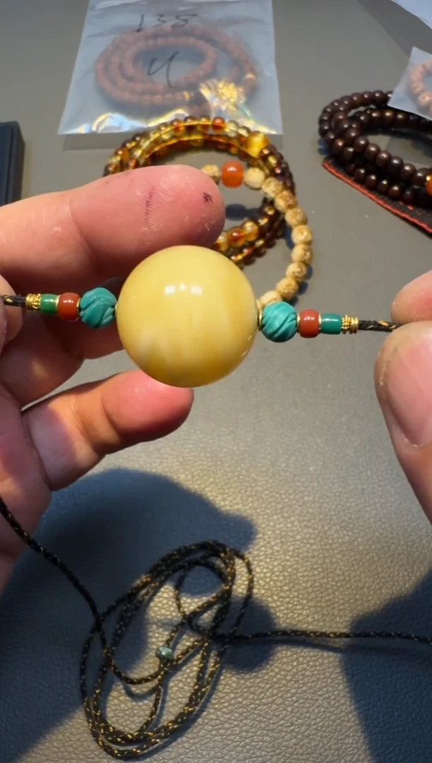 琥珀颈饰未镶嵌吊坠