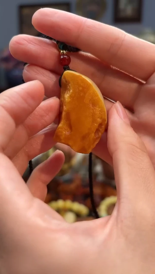 琥珀颈饰未镶嵌吊坠
