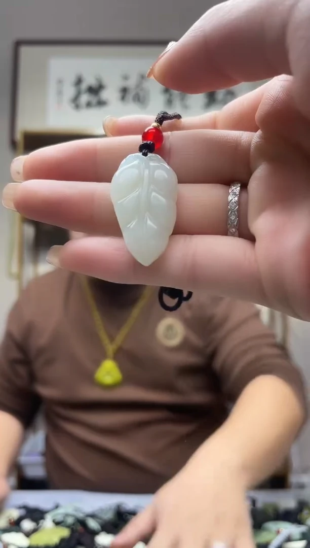未镶嵌岫玉吊坠·