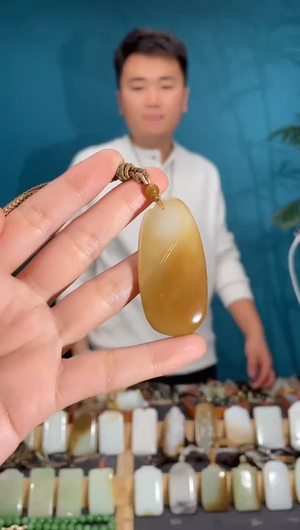 颈饰未镶嵌和田玉1