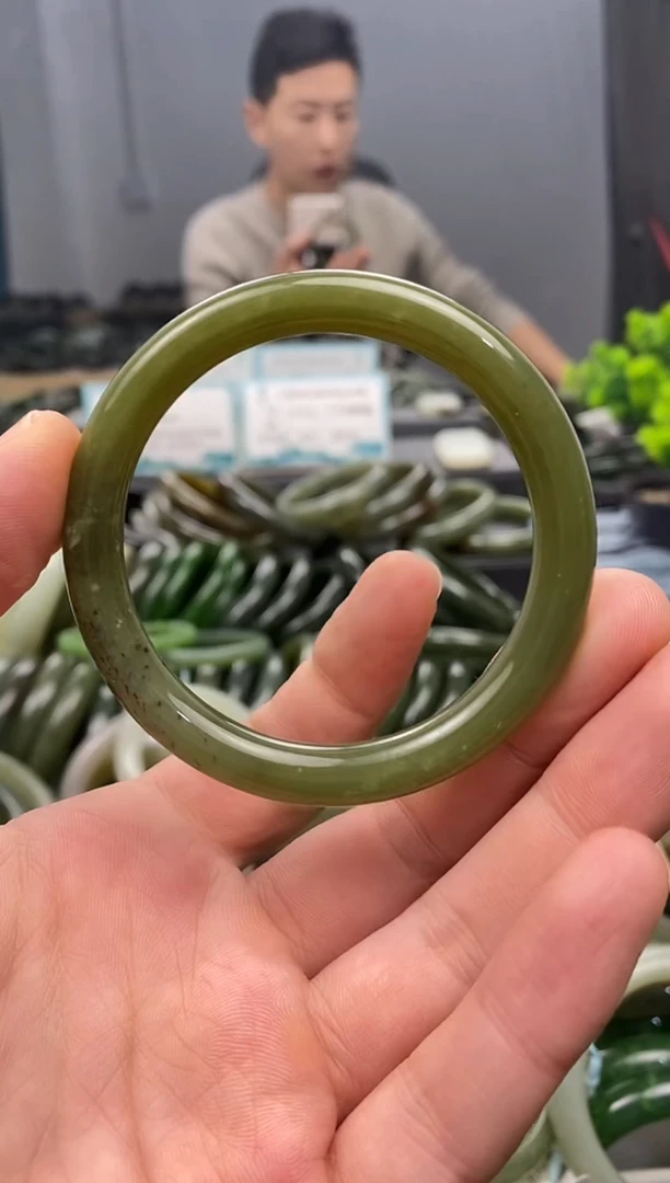 未镶嵌手镯和田玉52.6