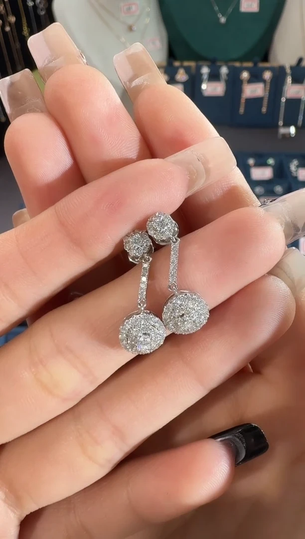 18K金镶嵌耳饰钻石3.1g