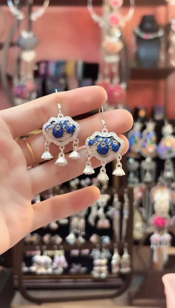 织绣云织谣民族风精美饰品   85