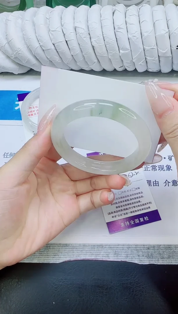 未镶嵌手镯石英质玉34/52.2