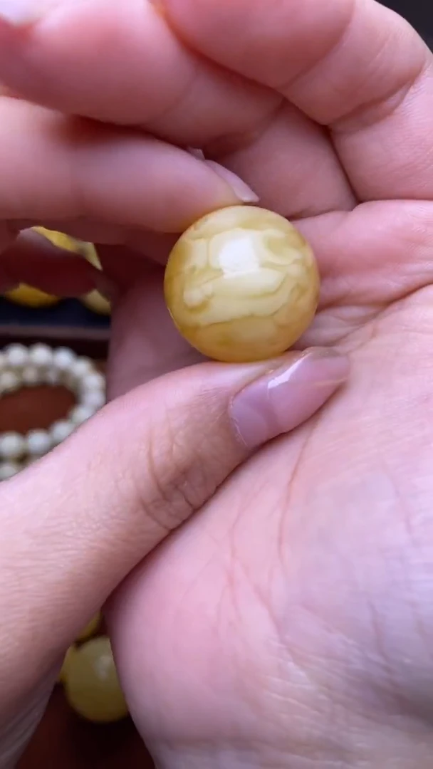 未镶嵌琥珀裸石葵. 20