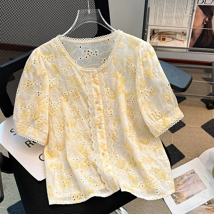 韩系钩花镂空碎花短袖衬衫女夏季2025新款减龄蕾丝拼接小衫上衣潮