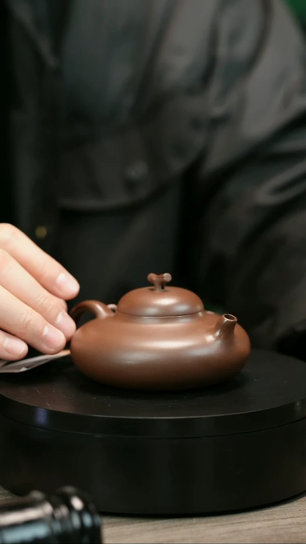 茶壶紫砂乐**图H2371赵信军底槽青贴绘华颍