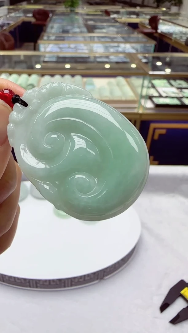颈饰未镶嵌翡翠如意