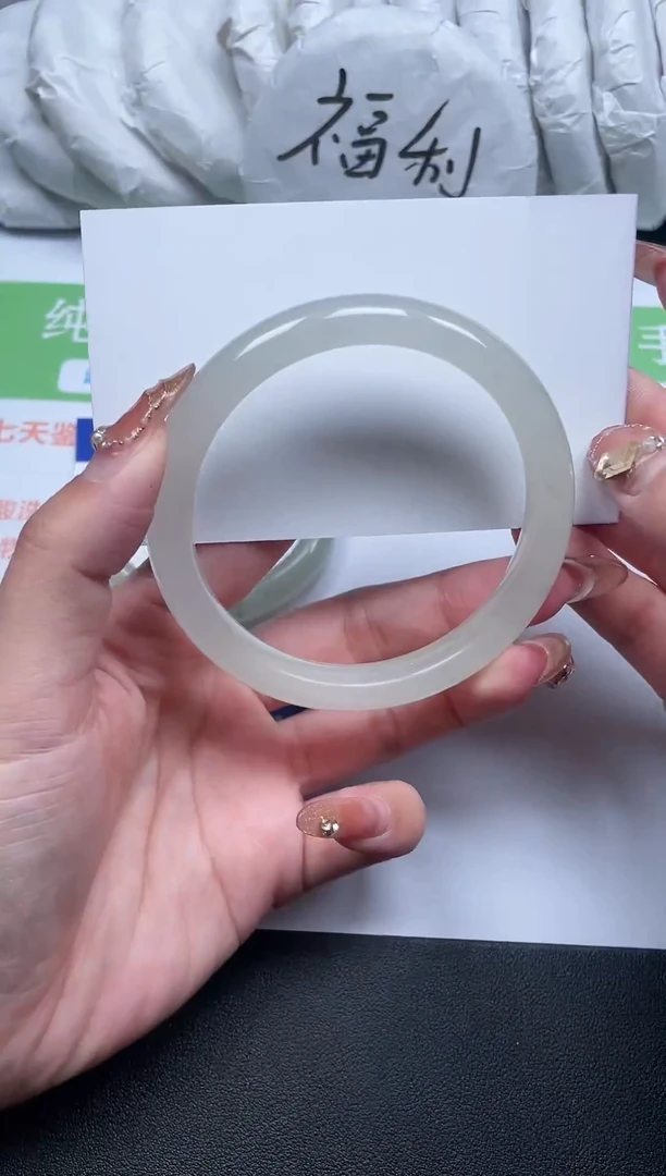 【闪购商品】石英质玉手镯未镶嵌28-61-1