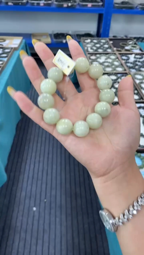 和田玉未镶嵌珠宝奇石纯天然新疆和田玉卡18AL18