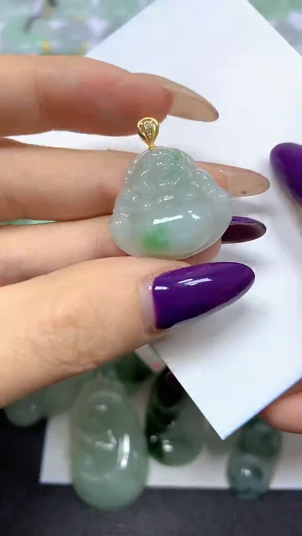 颈饰未镶嵌翡翠