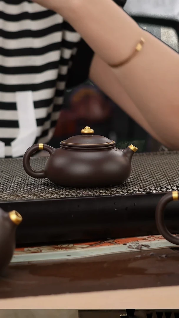 茶壶紫砂a*调四号井茄皮紫泥描金寒江130cc