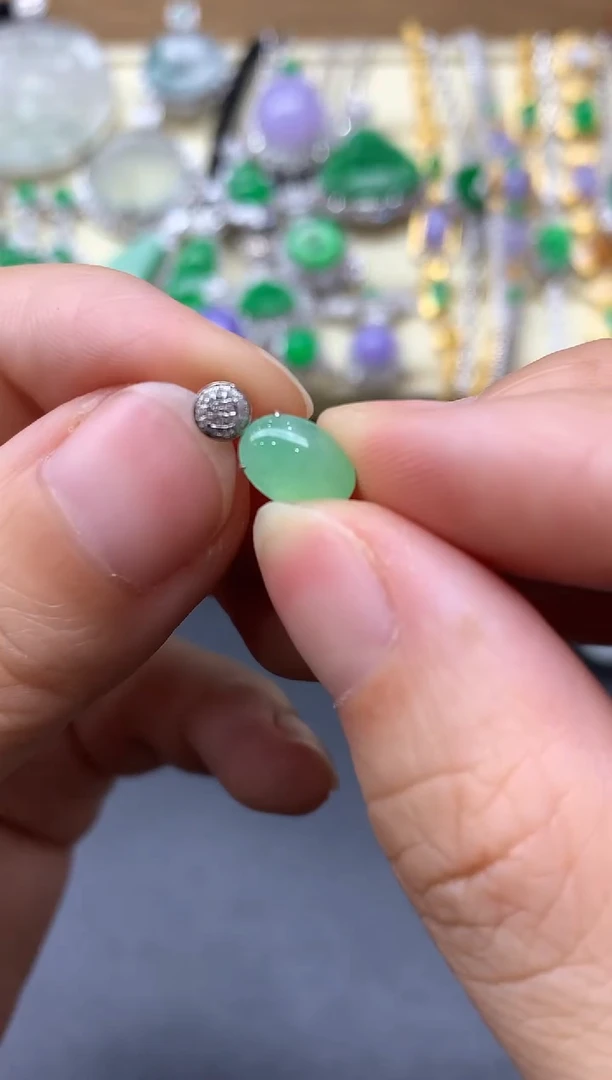 颈饰18K金镶嵌翡翠318中国好珍宝