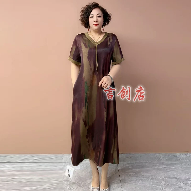 418短袖中老年妈妈装真丝连衣裙2025夏装新款洋气宽松遮肉减龄裙