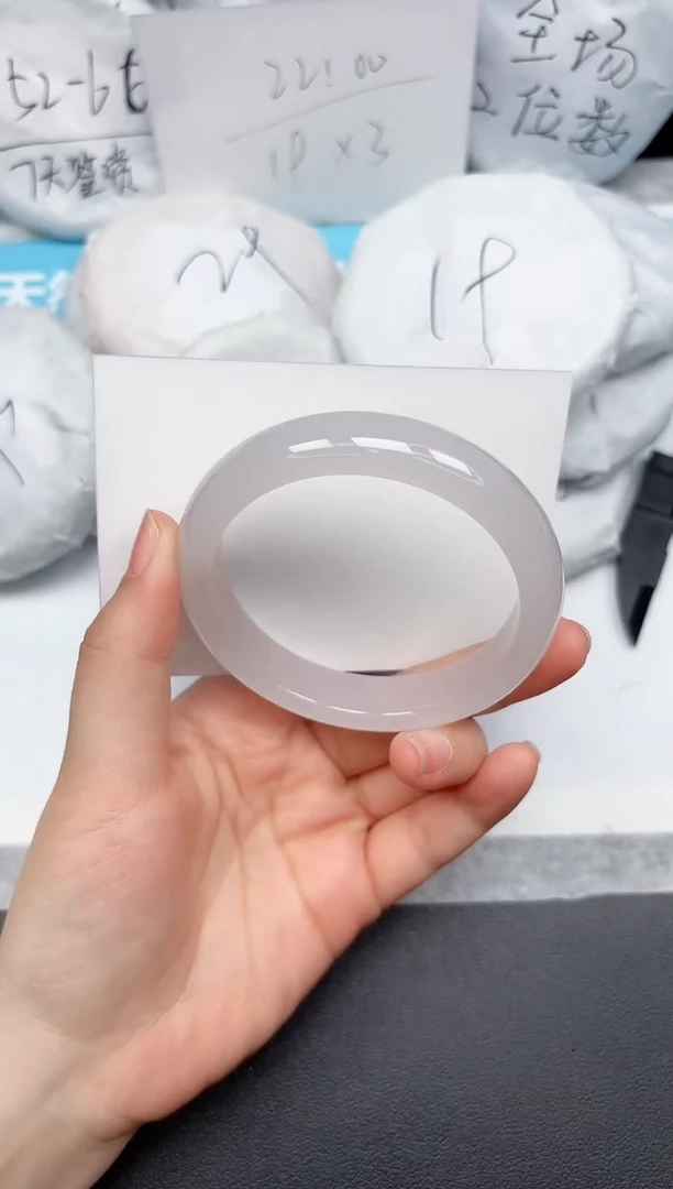 未镶嵌手镯石英质玉127-60.8