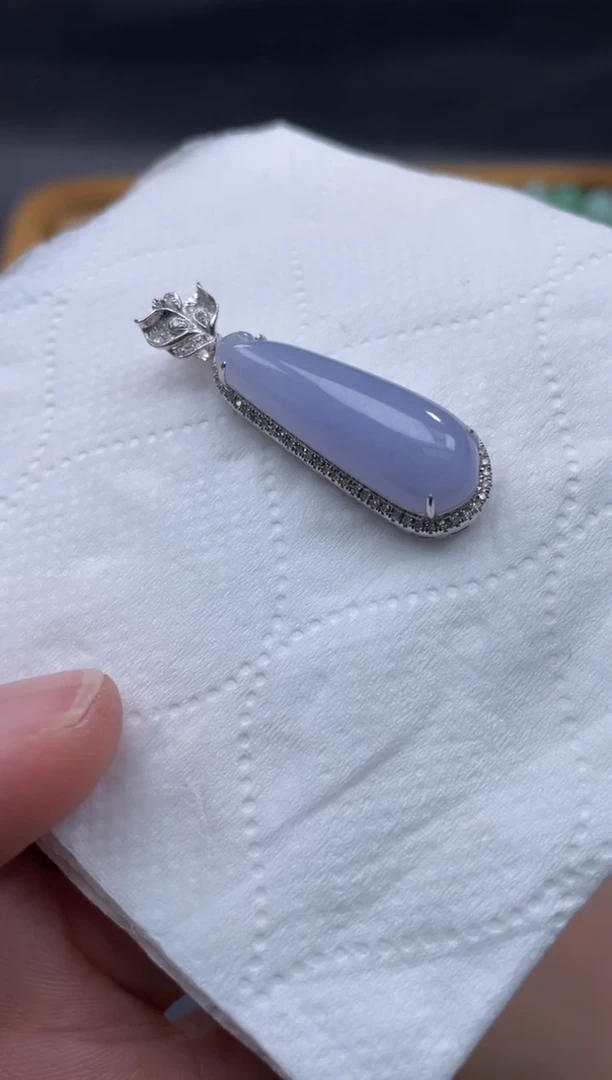 【闪购商品】翡翠颈饰18K金镶嵌78.........