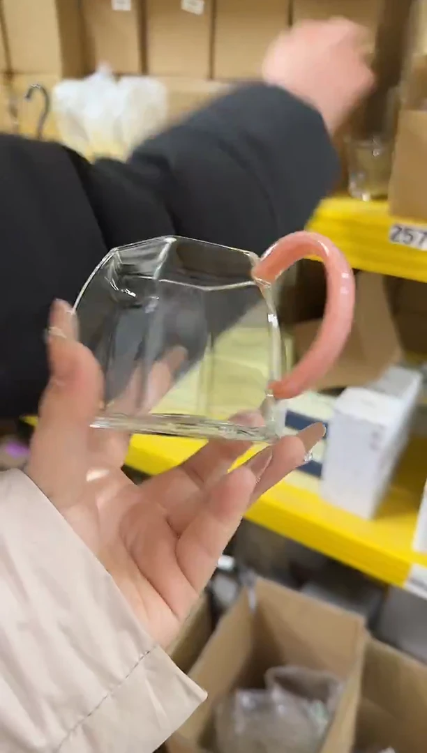 霞彩楞然公道杯